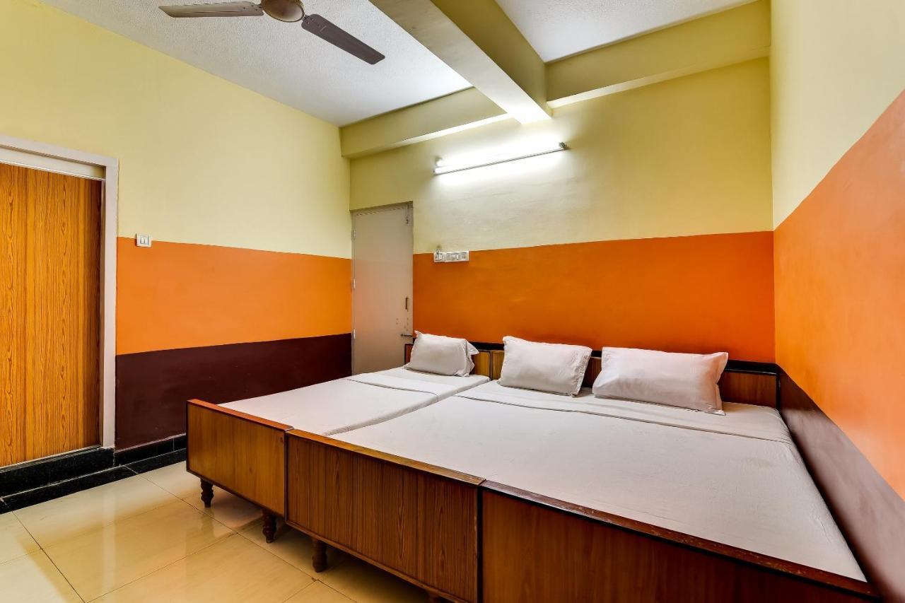 Hotel O Srinivasa Residency Lodge Tirupati Bagian luar foto