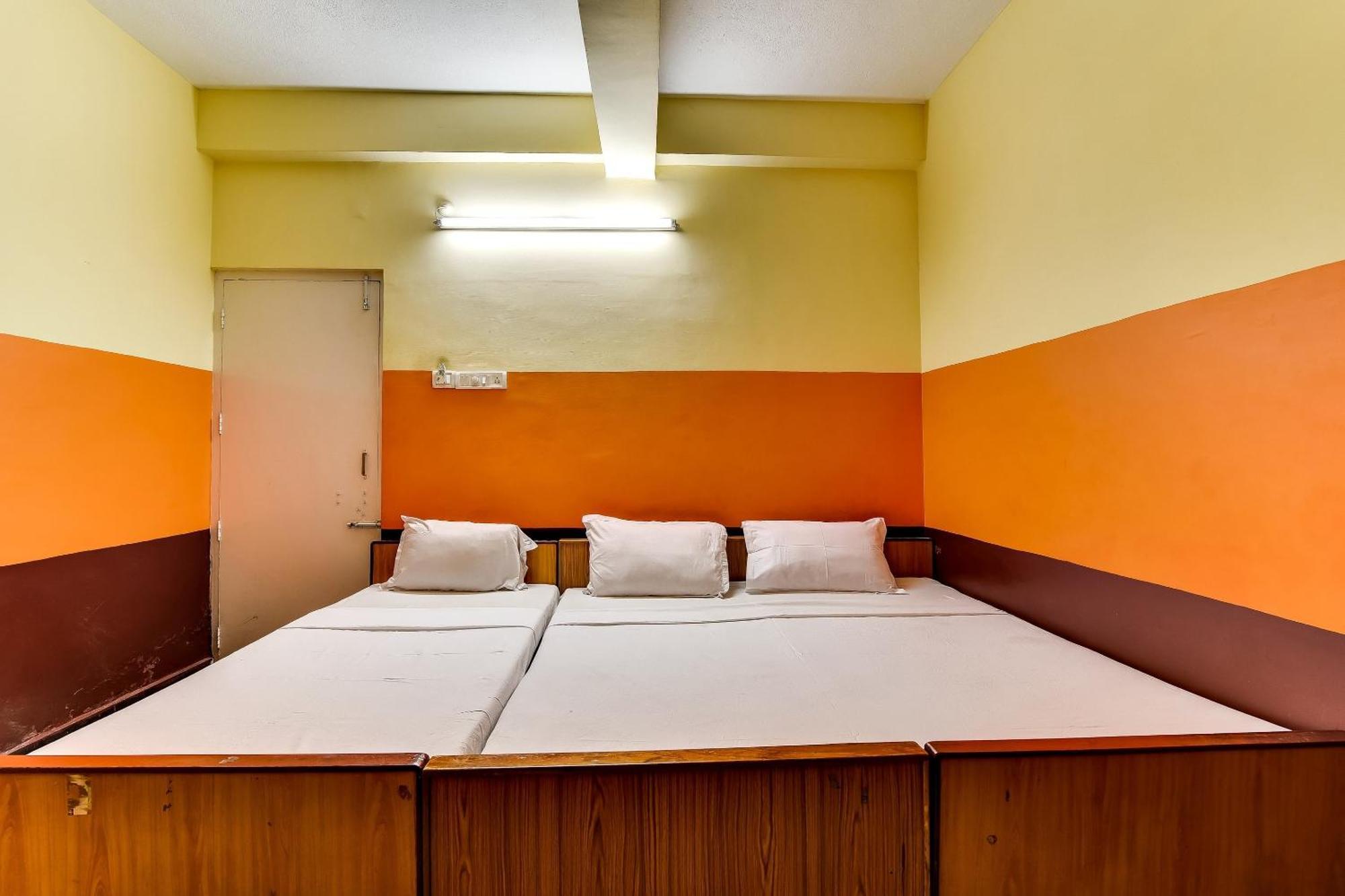 Hotel O Srinivasa Residency Lodge Tirupati Bagian luar foto