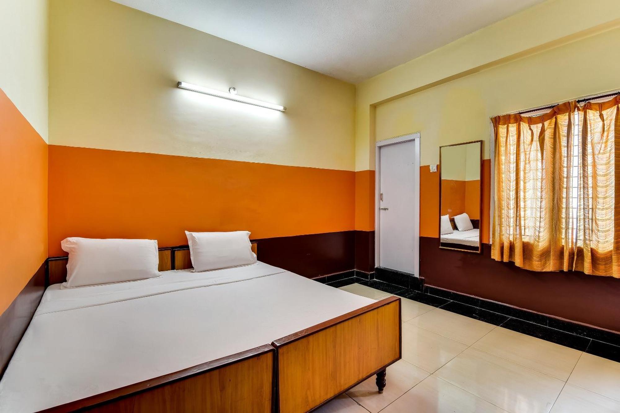 Hotel O Srinivasa Residency Lodge Tirupati Bagian luar foto