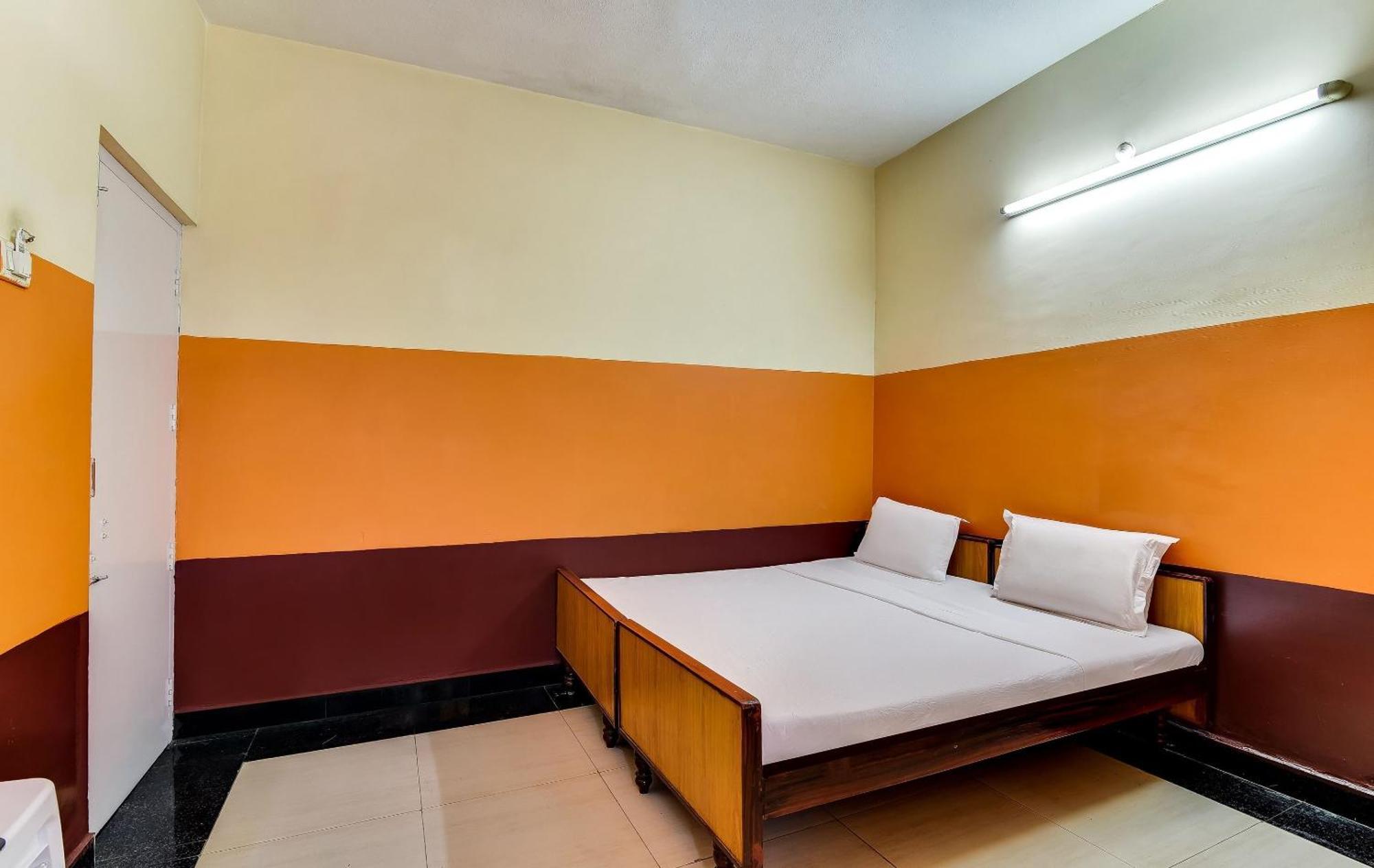 Hotel O Srinivasa Residency Lodge Tirupati Bagian luar foto
